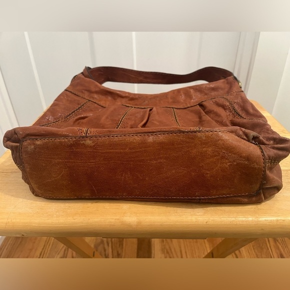 VTG Fossil Hobo Bag Brown Leather Brass Hardware Zip Closure - Picture 5 of 10